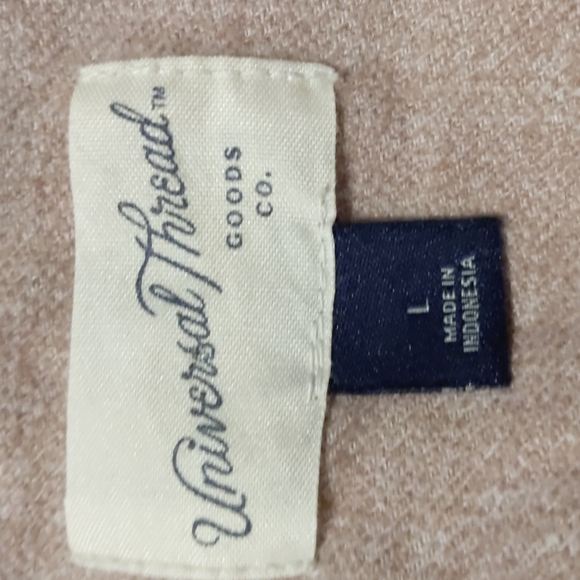 Universal thread shirt L - Picture 8 of 12